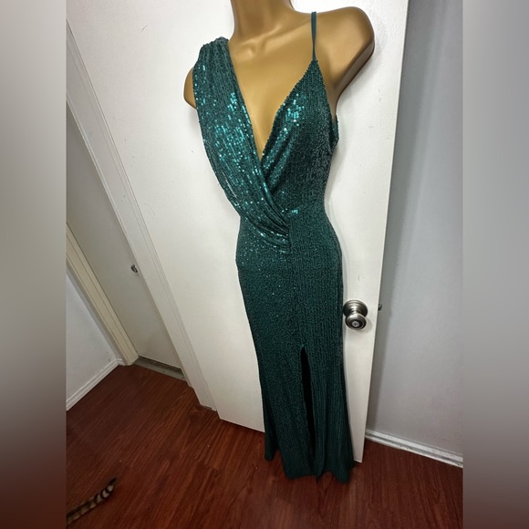 Baltic Born Sparkly GreenSequin Isla Asymmetrical Straps FrontSlit Dress NWT XS - Picture 7 of 16